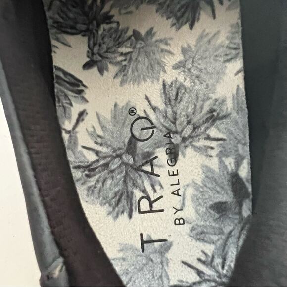 TRAQ By Alergia Eazee Cinder Slip On Sneakers Size 36 EU - Picture 11 of 12